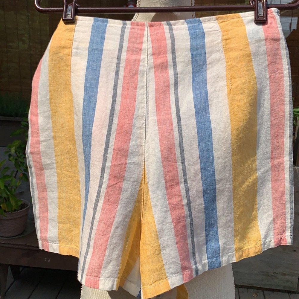 C&C California striped 100% linen shorts Size 10 
Never Worn